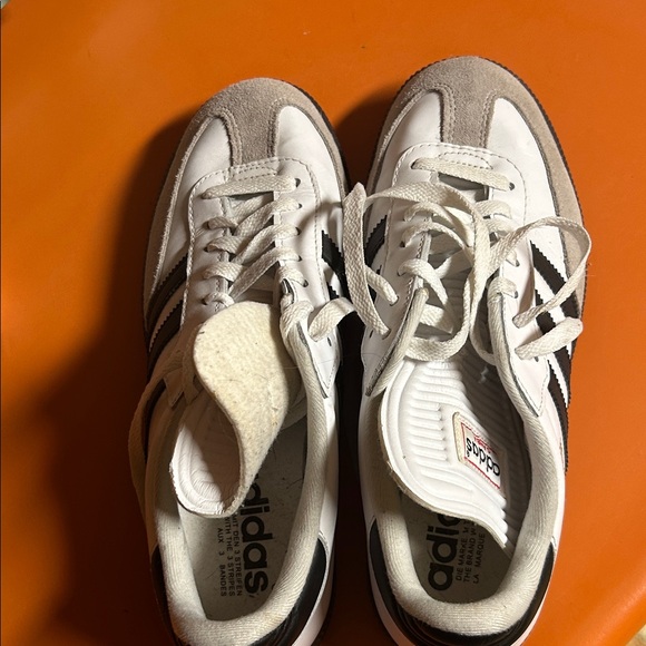 Adidas sambas White and Black Classic Sneakers - Picture 2 of 7